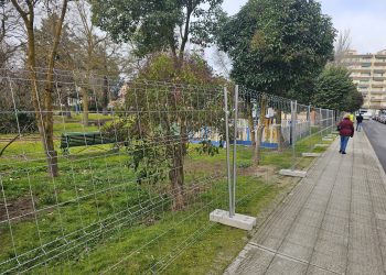 Peñaranda pone en marcha la reforma de Los Jardines con el vallado perimetral del parque y una inversión de 376.000 euros