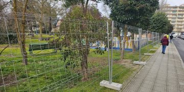 Peñaranda pone en marcha la reforma de Los Jardines con el vallado perimetral del parque y una inversión de 376.000 euros