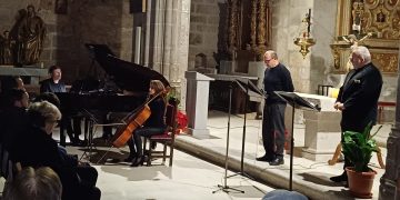Mancera de Abajo disfruta del «Cántico Espiritual de San Juan de la Cruz» en una iglesia llena de público e intensas ovaciones