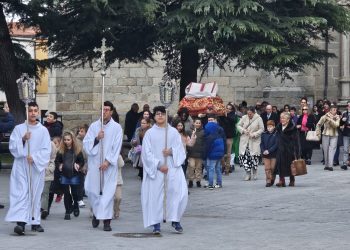 La parroquia de Peñaranda celebra el Domingo de la Palabra de Dios con una procesión que ha recorrido dos de las plazas