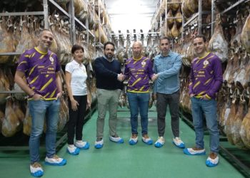 El Club Atletismo Macotera y Jamón Prim renuevan patrocinio por otros cuatro años más en busca de nuevos éxitos deportivos