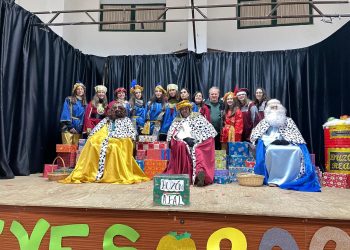 Así está siendo el paso de los Reyes Magos por las comarcas de Peñaranda y Las Villas: cabalgatas, chocolatadas y teatro