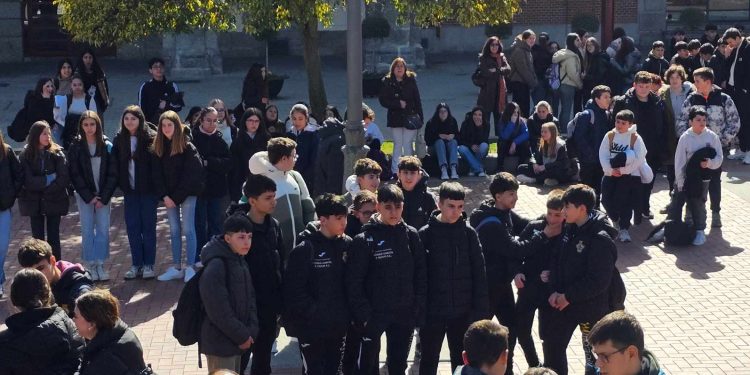 Manos Unidas vende 850 empanadas en su Operación «Bocata» de Peñaranda para mejora de servicios sanitarios en Angola