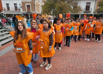Los colegios Miguel de Unamuno y Severiano Montero llenan de ambiente carnavalero las calles y plazas de Peñaranda