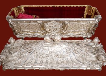 El estudio del sepulcro de Santa Teresa de Jesús permitirá la reconstrucción facial de la fundadora del Carmelo Descalzo