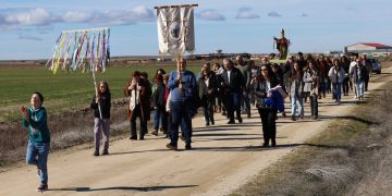 San Blas y las típicas gargantillas protagonizan en Santiago de la Puebla la romería hasta los restos de la antigua ermita mudéjar