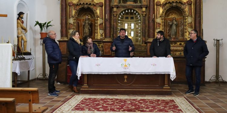 La cofradía peñarandina de la Vera Cruz organizará una torrijada para la reparación urgente de la cubierta de la iglesia de San Luis