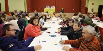 Palaciosrubios pone el broche a las fiestas de las Candelas con un bingo que ha reunido a más de 200 personas en el multiusos