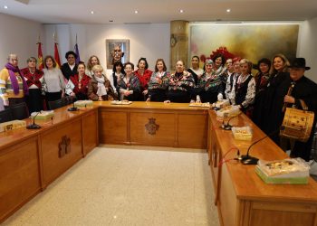 Rocío Casas toma el bastón de mando como aguedera mayor en Peñaranda y hace un llamamiento a conservar la tradición