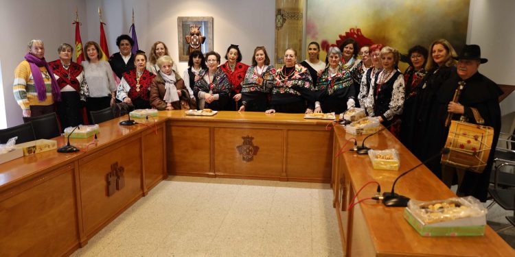 Rocío Casas toma el bastón de mando como aguedera mayor en Peñaranda y hace un llamamiento a conservar la tradición