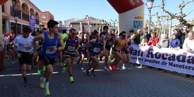 Juan Bueno y Verónica Rodríguez ganan en Macotera la XI edición de la Carrera de las Rosquillas que ha reunido a 306 corredores
