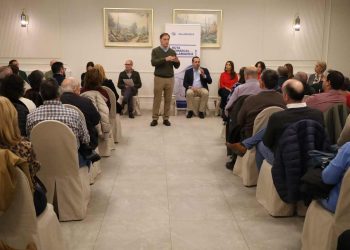Carbayo (PP) denuncia en Peñaranda que el Gobierno quiere convertir a los vecinos de los pueblos en ciudadanos de tercera