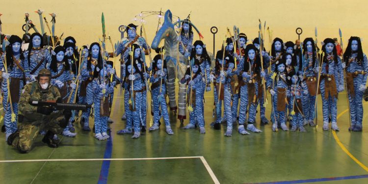 Carnaval 2016 en Peñaranda: presentación de los disfraces a concurso en el pabellón cubierto con una gran participación