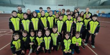 El club de atletismo «Ciudad de Peñaranda» viaja a la capital y entrena en pista cubierta para preparar sus competiciones