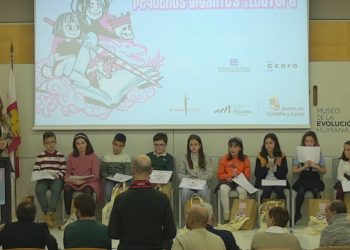 La peñarandina Carla Sánchez muestra sus excelentes dotes lectoras en la final autonómica del concurso de lectura en voz alta