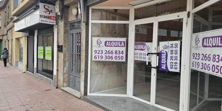 La calle Nuestra Señora de Peñaranda pierde más del 80 % de su tejido comercial por el continuo y preocupante declive del sector