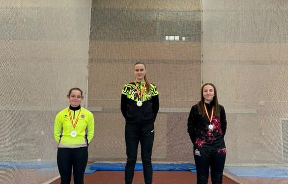 Leire Hernández, del club de atletismo Ciudad de Peñaranda, nueva subcampeona autonómica cadete en lanzamiento de disco