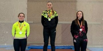 Leire Hernández, del club de atletismo Ciudad de Peñaranda, nueva subcampeona autonómica cadete en lanzamiento de disco