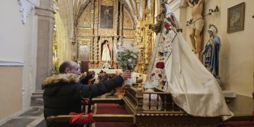 Día grande de las Candelas pasado por agua en Palaciosrubios que ha impedido sacar la procesión con la imagen de la Virgen
