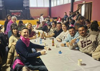 Bóveda del Río Almar celebra por segundo año la matanza típica del cerdo con una gran participación de vecinos y visitantes