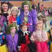 La infancia disfruta del baile del Carnaval en Peñaranda que se ha celebrado a cubierto en el «Seve» ante la amenaza de lluvia