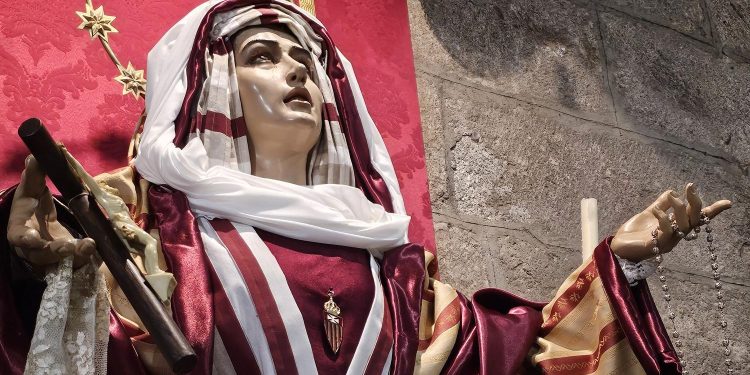 Nuestra Señora de la Misericordia se suma a las vírgenes que ya visten de hebrea en Peñaranda de cara al tiempo de Cuaresma