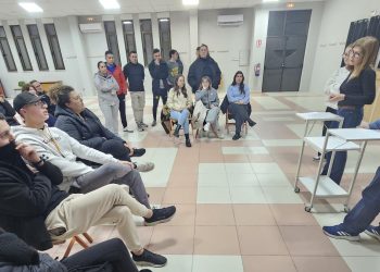 Babilafuente recibe a una veintena de jóvenes interesados en las parcelas en las que se dividirá el solar propiedad del Ayuntamiento