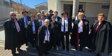 Santiago de la Puebla se convierte un año más en la capital de la capa española con un encuentro que cumple dos décadas de vida