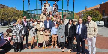 Salva Alfayate, histórico constructor peñarandino, celebra sus 90 años rodeado de sus tres hijos, nueras, nietos y biznietos