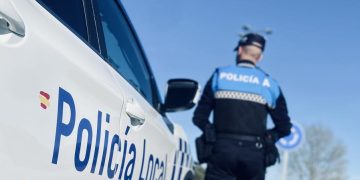 La Policía Local de Peñaranda intercepta al conductor de un vehículo que triplicaba la tasa de alcohol permitida al volante