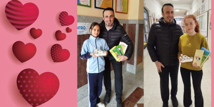 Paola González y Pilar Blázquez reciben sus premios como ganadoras del X certamen de poemas de amor de Los Álamos