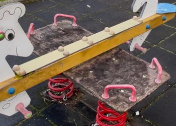 El PP de Peñaranda asegura que el abandono de los parques infantiles pone en riesgo la seguridad de los niños y niñas