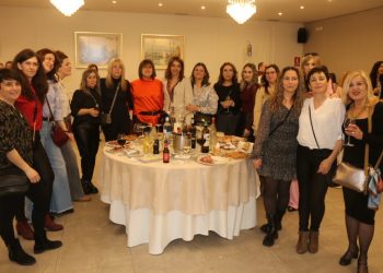 Dulca reúne a sus 230 trabajadores en un ágape de confraternidad donde no han faltado brindis, sorpresas y un divertido fotomatón