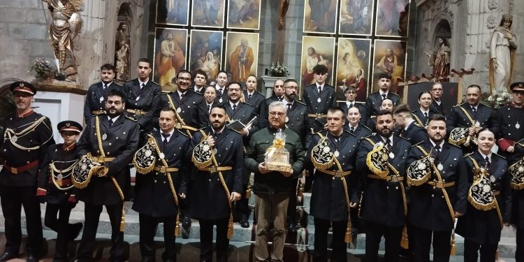 Peñaranda dedica su cariño y sus aplausos a la banda de cornetas y tambores en un brillante concierto ofrecido en la parroquia