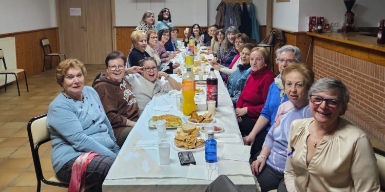 El Campo de Peñaranda se suma a la conmemoración del Día de la Mujer con un recuerdo a Benita Chamoso, merienda y bingo