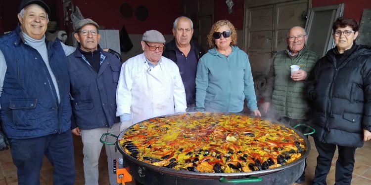 La asociación de mayores de Cantalpino celebra la festividad de San José con una animada comida de confraternidad