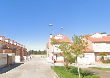 Asaltan un chalet adosado en Peñaranda aprovechando la ausencia de los dueños y sustraen dinero en metálico y joyas