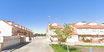 Asaltan un chalet adosado en Peñaranda aprovechando la ausencia de los dueños y sustraen dinero en metálico y joyas