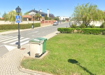 Dos encapuchados intentan asaltar tres chalés en la urbanización Los Chopos de Peñaranda y un vecino les ve saltando una tapia