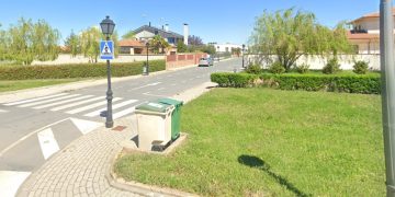 Dos encapuchados intentan asaltar tres chalés en la urbanización Los Chopos de Peñaranda y un vecino les ve saltando una tapia