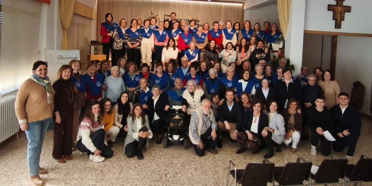 Los alumnos «históricos» de La Encarnación viven en Peñaranda una nueva vuelta al cole cargada de emociones y reencuentros