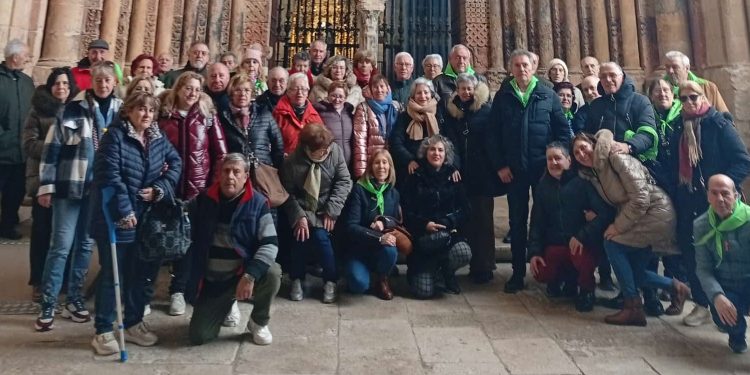 La asociación de mayores San Miguel de Peñaranda disfruta hoy de una excursión a tierras zamoranas visitando Toro y la capital