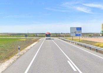 Encuentran a un ciclista peñarandino tirado en la Nacional 501 en el término de Narros del Castillo (Ávila) tras sufrir una caída