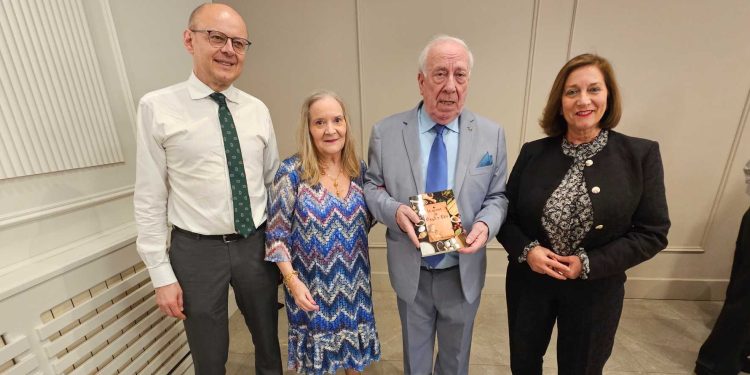 Presentación en Peñaranda del libro «La cocina de Bauti y Elen» que recopila las recetas de toda la vida, fáciles y con toque único