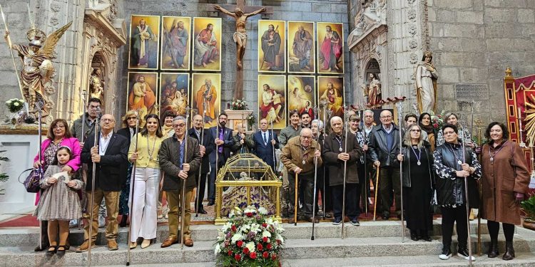 Peñaranda vive el Domingo de Lázaro con la fiesta anual de la cofradía y cabildo del venerado Santo Cristo de la Cama
