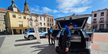 Peñaranda invierte 145.000 euros en la dotación de dos nuevos vehículos híbridos y totalmente equipados para la Policía Local