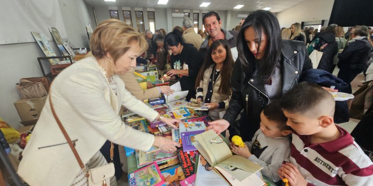 Babilafuente se vuelca con el tradicional rastrillo que abre una nueva edición de la campaña de solidaridad en Las Villas