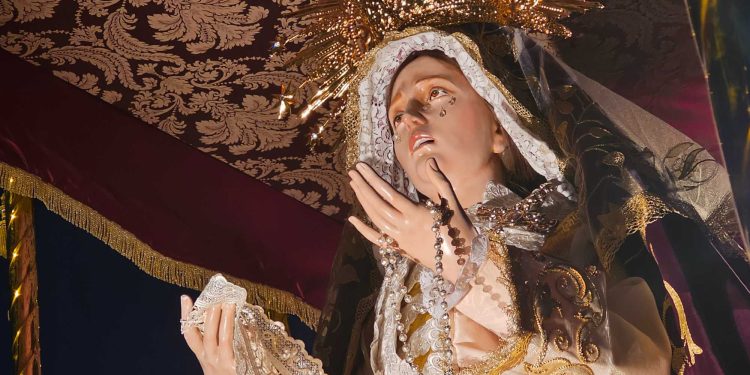 Humilladero y Lágrimas protagonizan el traslado penitencial del Martes Santo en Peñaranda con la esperada tregua del tiempo