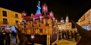 Medinaceli, Nazareno y Misericordia desfilan en la procesión de la Penitencia en Peñaranda con los sones de «La Estrella»