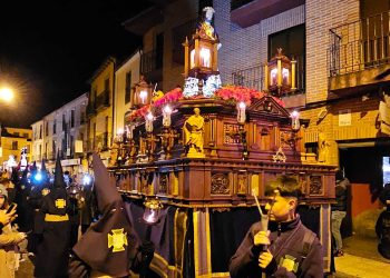 Medinaceli, Nazareno y Misericordia desfilan en la procesión de la Penitencia en Peñaranda con los sones de «La Estrella»
